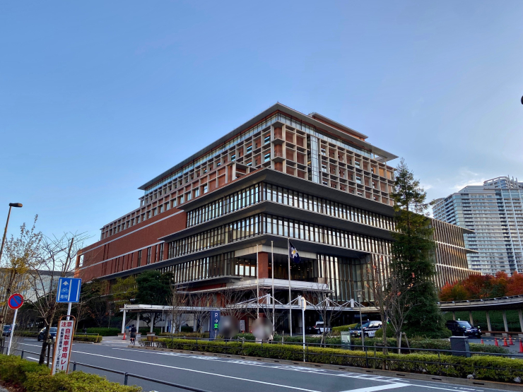 ▲昭和大学江東豊洲病院。東京湾岸にはこうした大規模な病院が少ない中、貴重な存在と言える。