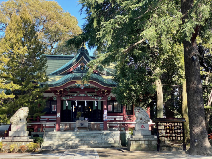 ▲葛西神社拝殿。そこまで大きくはないが、大きな木立に囲まれた静謐な雰囲気。
