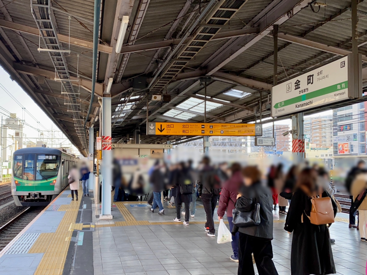 ▲朝の「金町」駅。千代田線から直通の下り電車は、東京理科大学はじめ学生の下車が多かった。