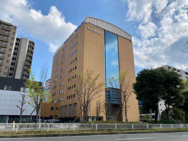 ▲カリモク家具新横浜ショールーム。愛知県に本社を置く大手家具メーカーで、関東最大級の拠点が新横浜。