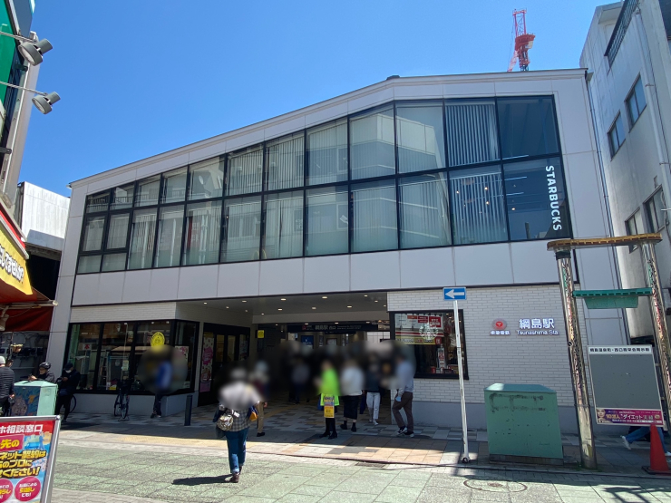 ▲綱島駅西口。2020年3月にリニューアルし､スターバックス等が新たにオープンした