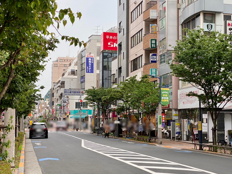 ▲平井駅通り。駅周辺は通常の道路だが、120mほど先から歩行者専用になる