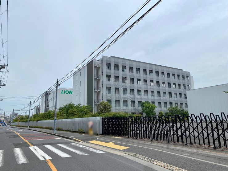 ▲現在も平井で操業中のライオン平井事業所。旧中川沿いはこうした工場の立地が多い。