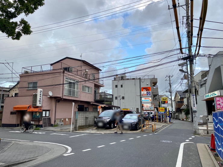 ▲将来的に“リングロード”に含まれることになるエリア。現状は所々に再開発まで暫定利用の駐輪場が見られる程度