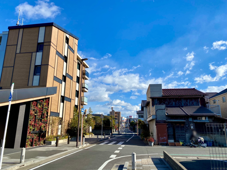 ▲寺町通り沿いの看板建築の商店。いまや看板建築も珍しくなったが、うらぶれた感じがないのは素晴らしい。