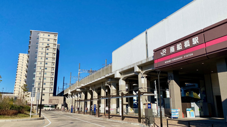 ▲紆余曲折を経てようやく開業した京葉線「南船橋」駅。“ららぽーと”の玄関口といえばここ
