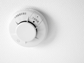 火災報知器の電池切れで交換するときの方法は?プロに頼むべきケースも解説!
