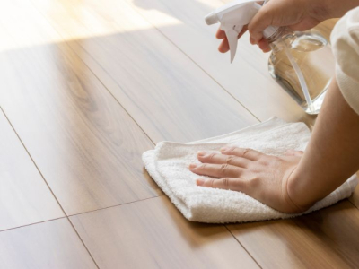 フローリングのカビはもう怖くない！原因から除去、徹底予防まで完全ガイド