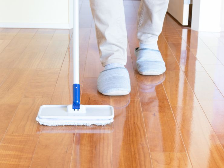 フローリングを滑りにくくする予防対策