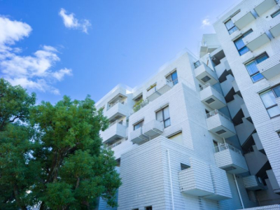マンションは築何年まで住める？寿命の目安と失敗しない選び方を築年数別で解説
