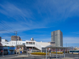 つつじヶ丘駅の住みやすさ！急行停車で新宿20分、文教エリアで叶える緑豊かなファミリーライフ
