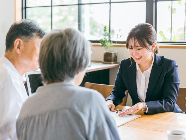 手続きは専門家に依頼するのがおすすめ